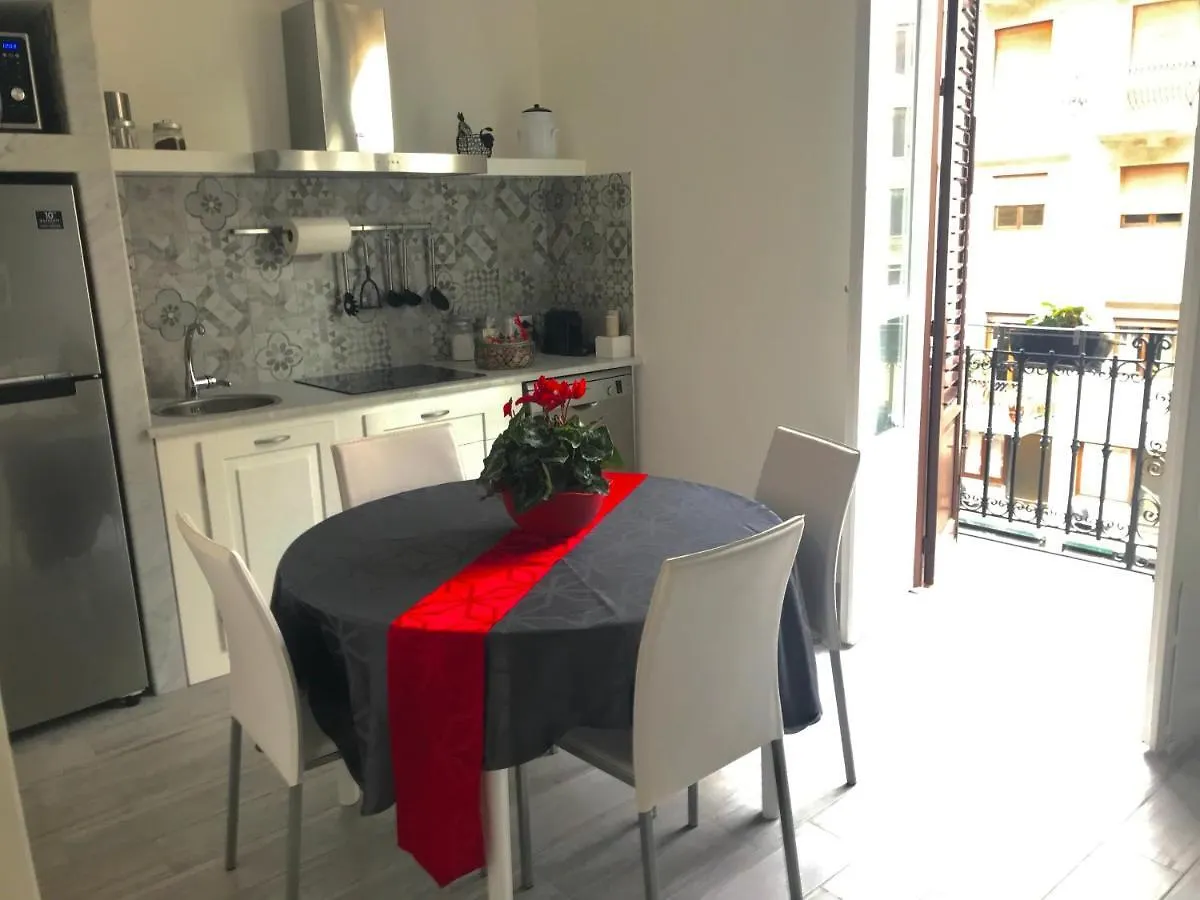 Home 3L Palermo Semesterbostad